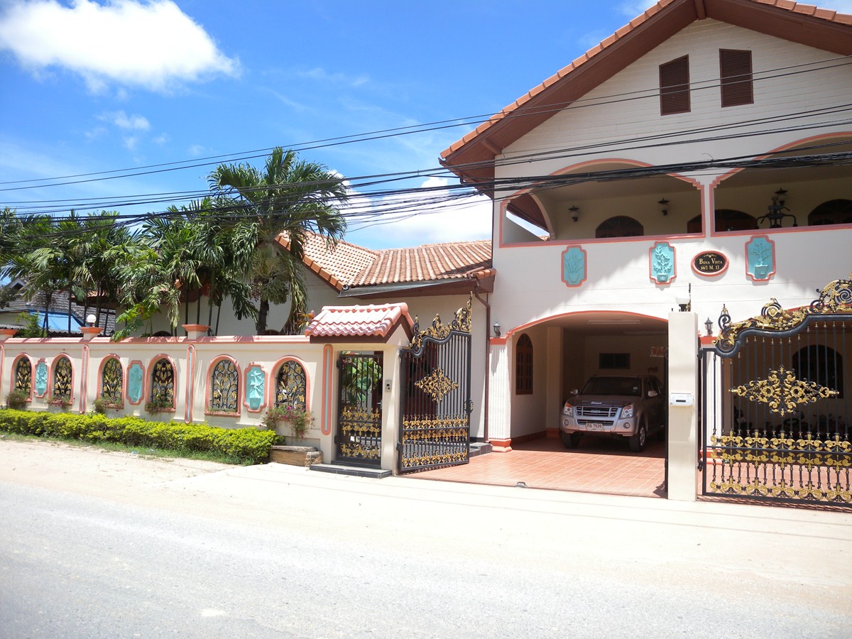 5BR villa for sale in East Pattaya - บ้าน - East Pattaya - 
