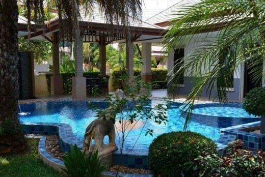 Baan Dusit Pattaya Lake Village -3BR House For Sale - บ้าน - Ban Amphur - 