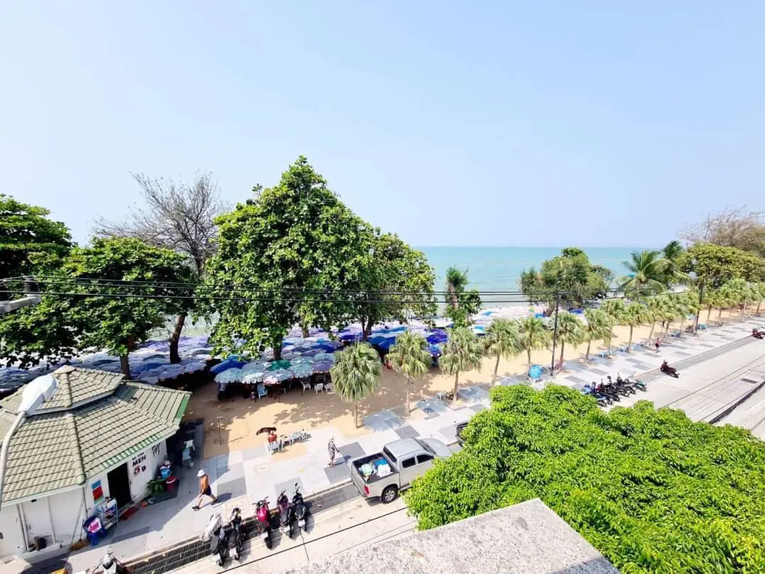 Beachfront Townhouse Dongtan Beach - บ้าน - Jomtien Beach - 